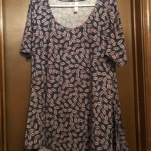 Size Medium Lula Roe Perfect T